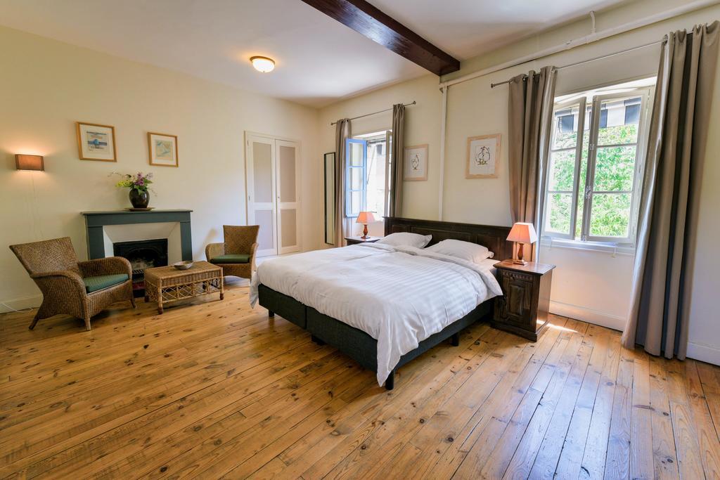 Le Prieure Bed & Breakfast ซุยแยค ภายนอก รูปภาพ